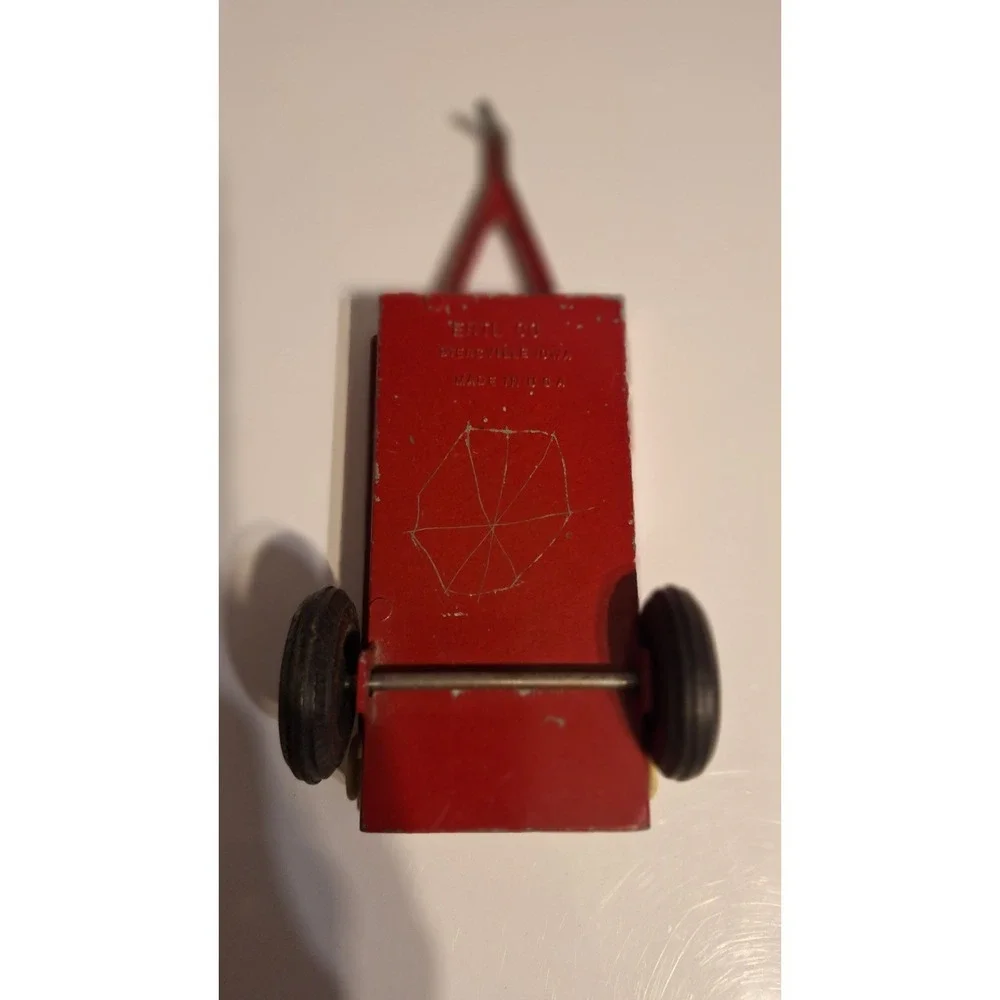 VINTAGE ERTL MANURE SPREADER FARM TRAILER DIE CAST TOY RED USA